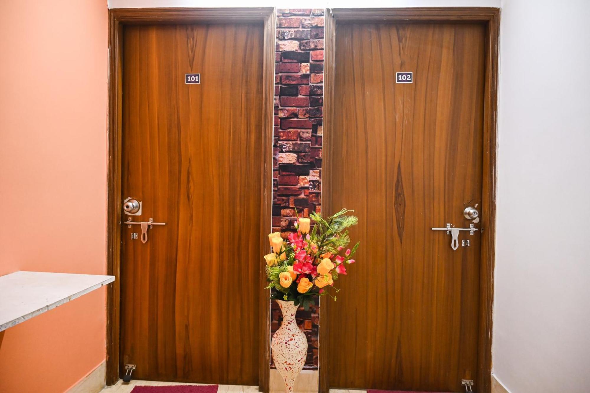 Hotel O Shraddha Residency 2 Calcutta Buitenkant foto