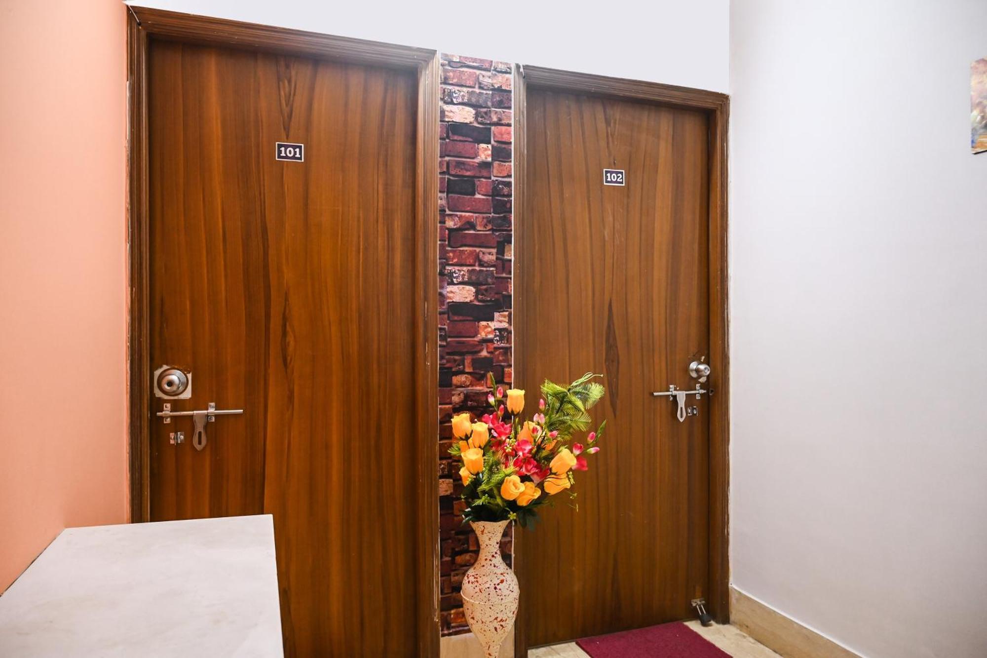 Hotel O Shraddha Residency 2 Calcutta Buitenkant foto
